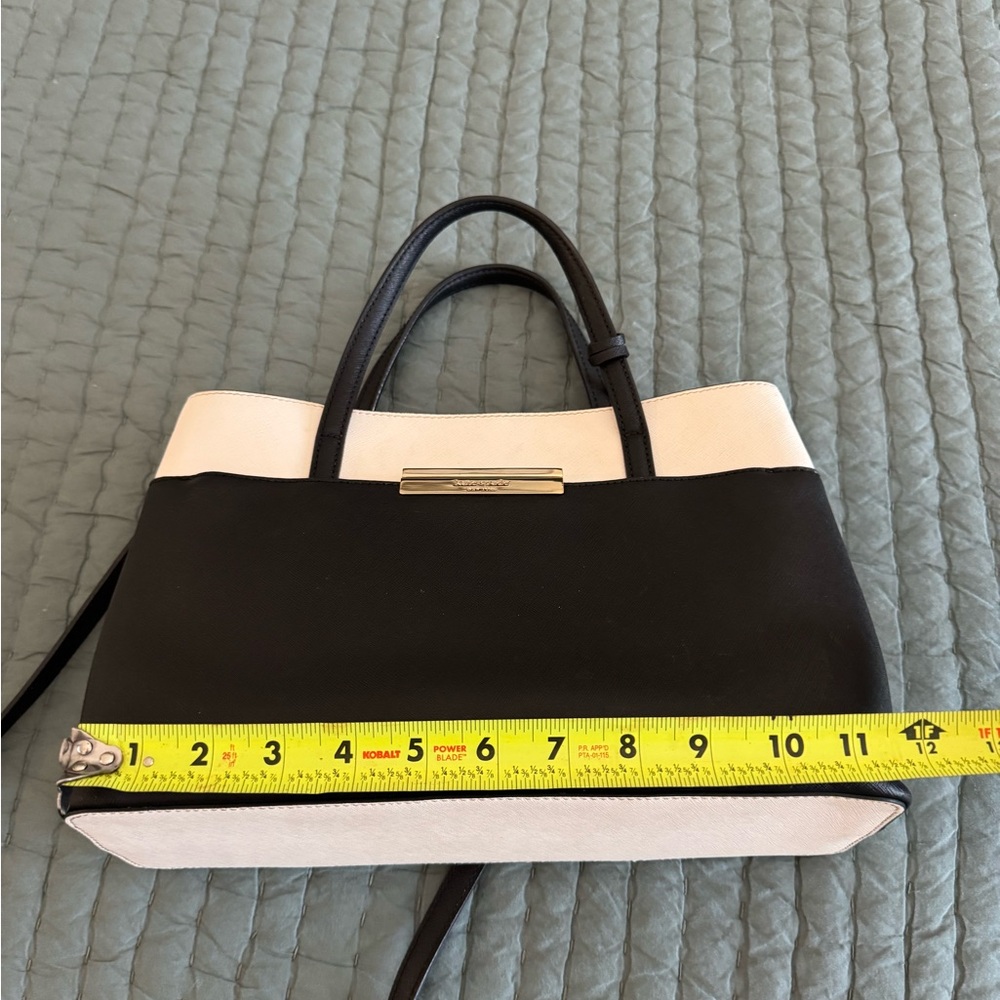 Kate Spade Black and White Satchel with Gold Detailing - Picture 5 of 10